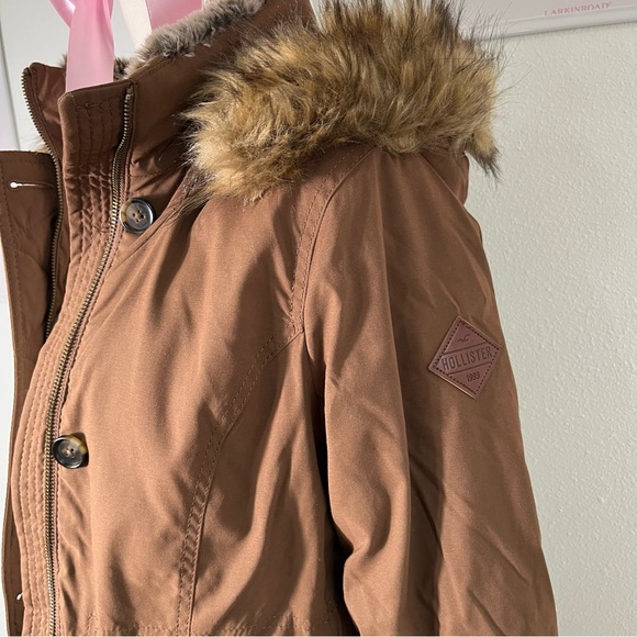 Hollister Brown Hooded Parka Jacket Faux Fur Trim Sherpa Lined Womens Small - Picture 4 of 9